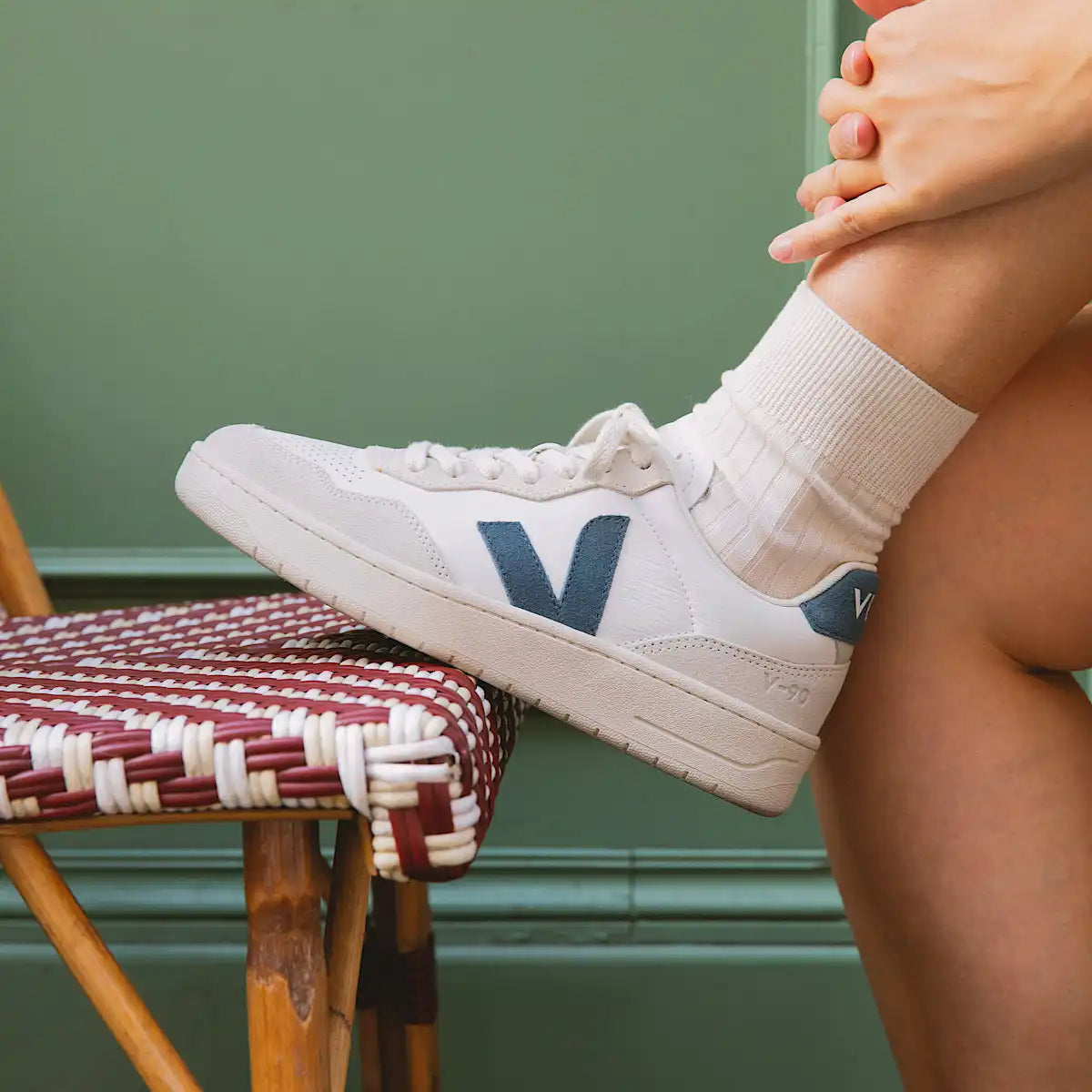 V-90 LEATHER WHITE CALIFORNIA